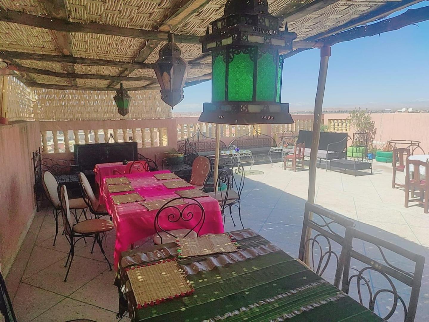 Hostel Afgo Rooftop Варзазат Екстериор снимка