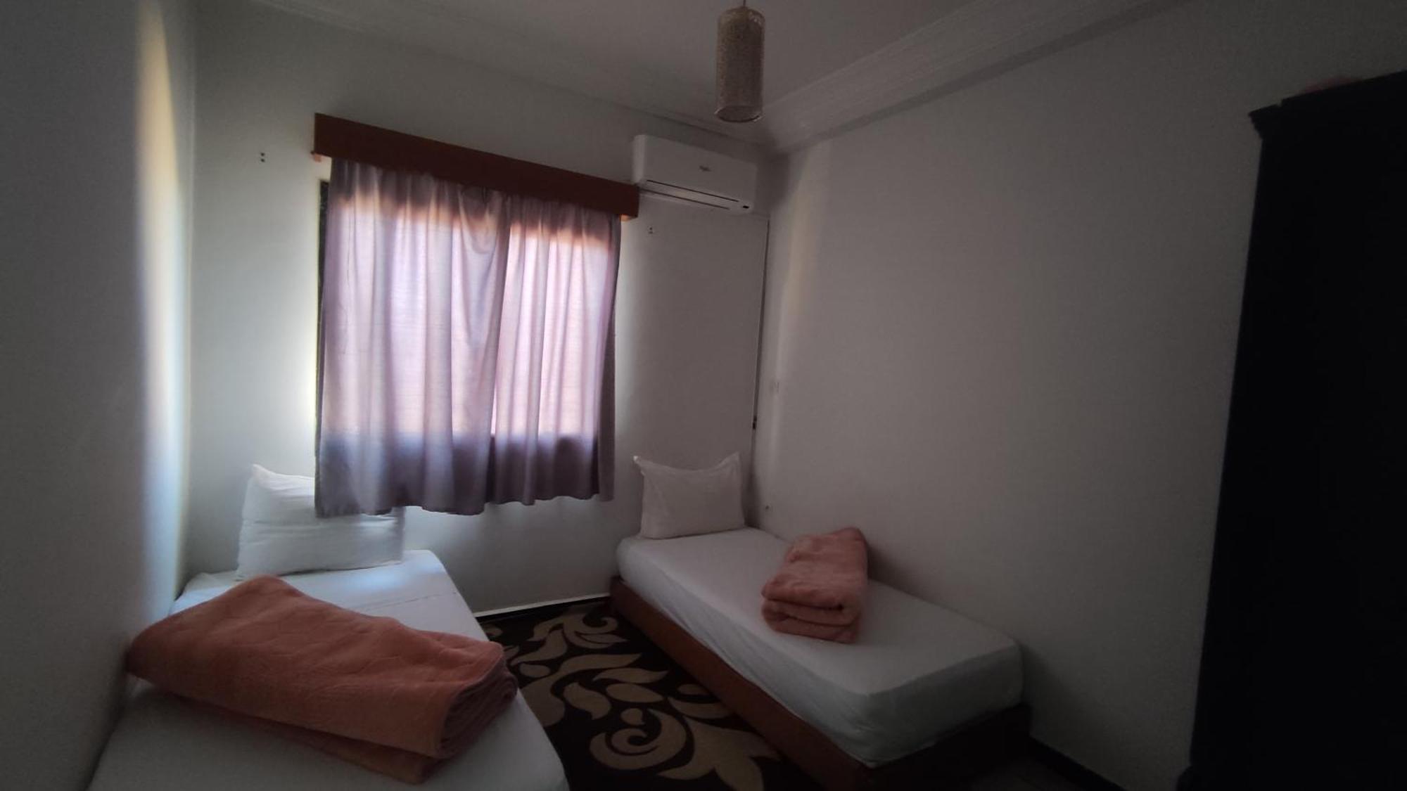 Hostel Afgo Rooftop Варзазат Екстериор снимка
