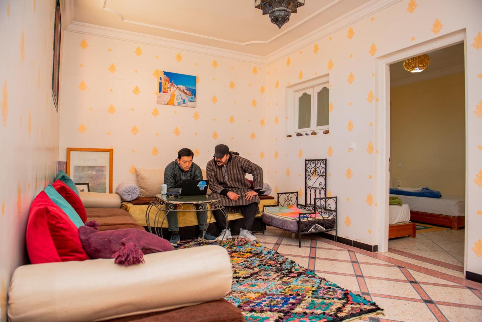 Hostel Afgo Rooftop Варзазат Екстериор снимка