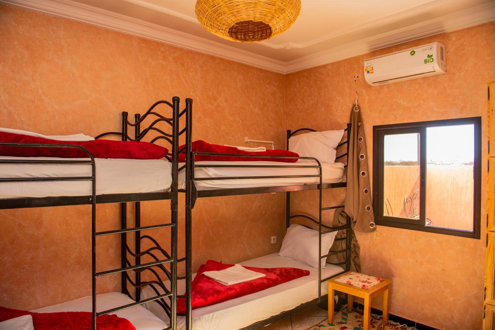 Hostel Afgo Rooftop Варзазат Екстериор снимка